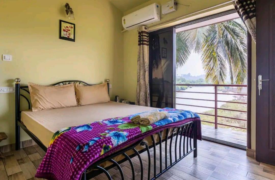 Casa Dcm And Esmeralda - Villa's And Lake View In With Swimming Pool Acces * Bambolim